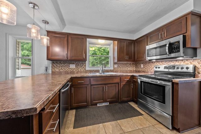 158 WINCHESTER WAY, Green Bay, WI 54302