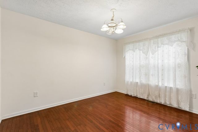 83 Albertson Ct, Ruther Glen, VA 22546