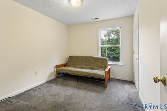 83 Albertson Ct, Ruther Glen, VA 22546