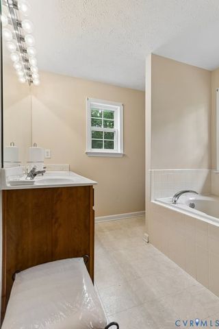 83 Albertson Ct, Ruther Glen, VA 22546