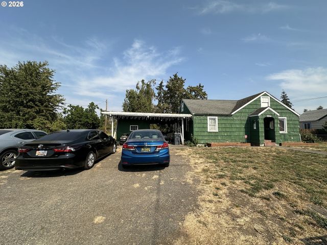 467 17TH St, Springfield, OR 97477