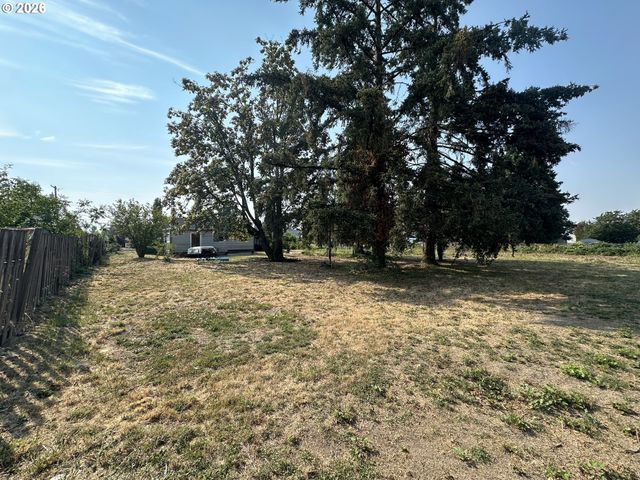 467 17TH St, Springfield, OR 97477