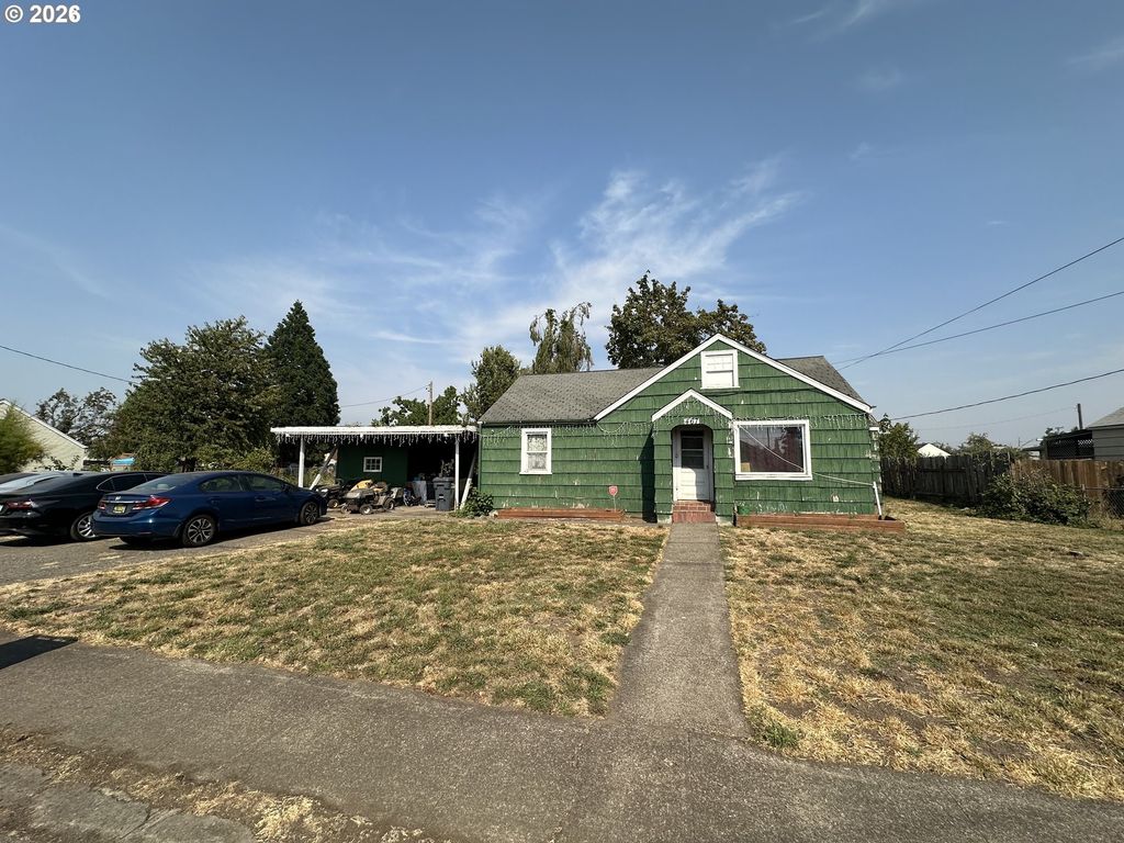 467 17TH St, Springfield, OR 97477