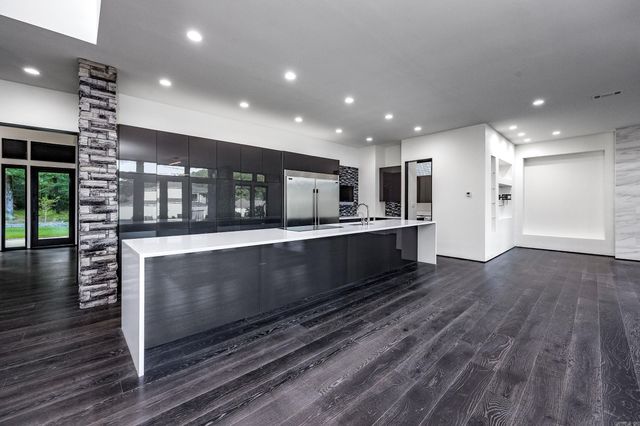 31 La Scala Court, Little Rock, AR 72212