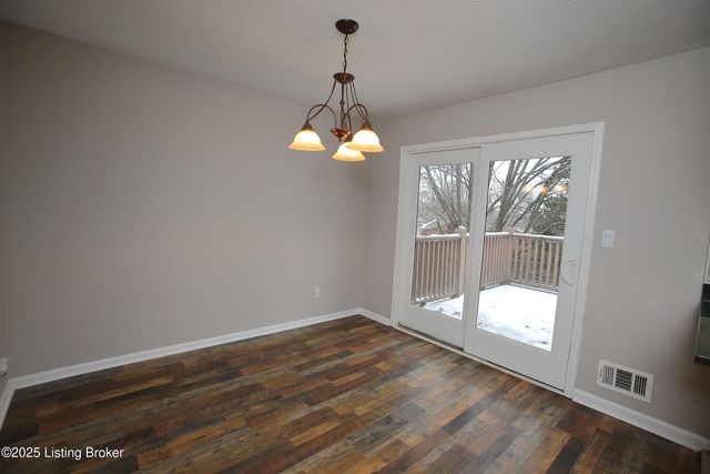 9323 Willowwood Way, Louisville, KY 40299