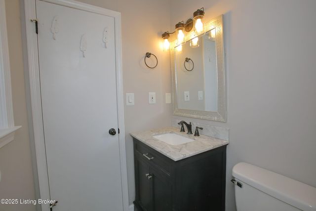 9323 Willowwood Way, Louisville, KY 40299