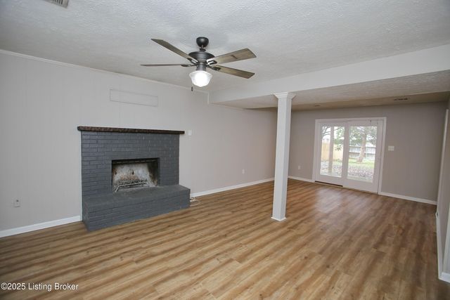 9323 Willowwood Way, Louisville, KY 40299