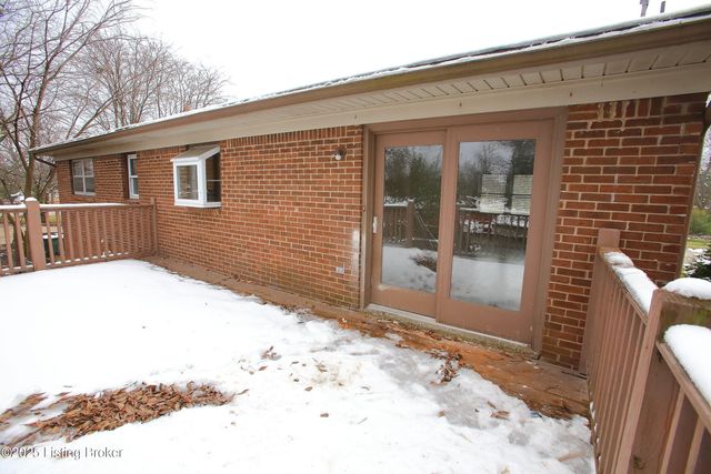 9323 Willowwood Way, Louisville, KY 40299