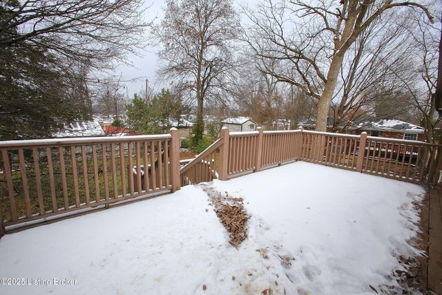 9323 Willowwood Way, Louisville, KY 40299