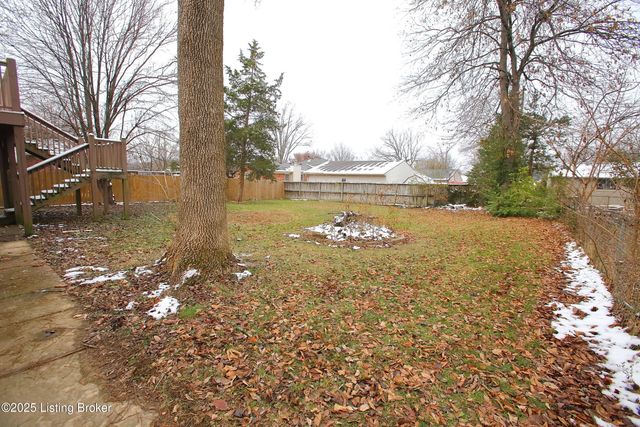 9323 Willowwood Way, Louisville, KY 40299