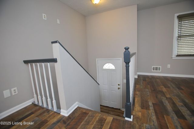 9323 Willowwood Way, Louisville, KY 40299