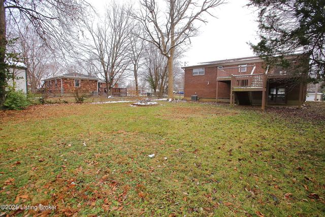 9323 Willowwood Way, Louisville, KY 40299