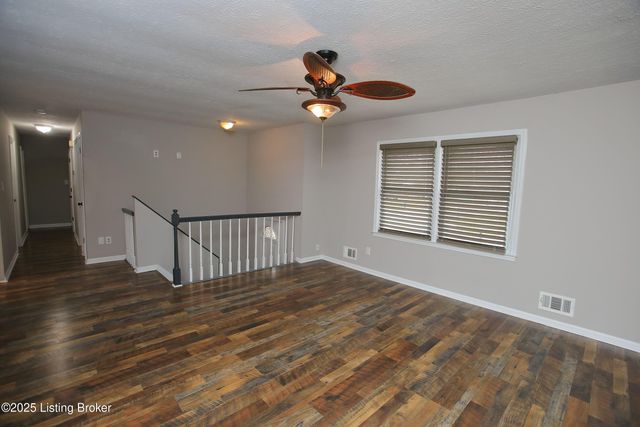 9323 Willowwood Way, Louisville, KY 40299