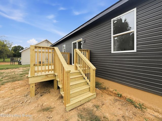 272 School Side Dr, Brandenburg, KY 40108