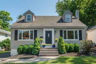 9 Woodmere Rd, West Caldwell Twp., NJ 07006