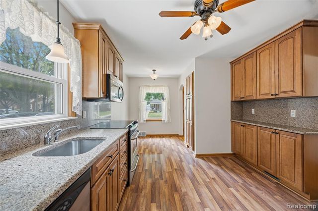 1304 N Vernon Street, Dearborn, MI 48128