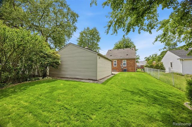 1304 N Vernon Street, Dearborn, MI 48128