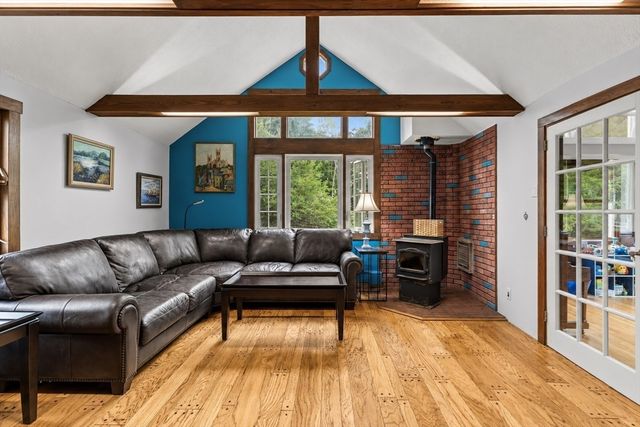 369 Village St, Medway, MA 02053