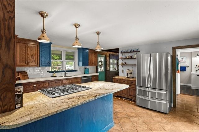 369 Village St, Medway, MA 02053