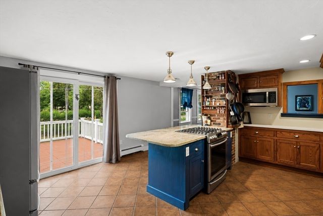 369 Village St, Medway, MA 02053