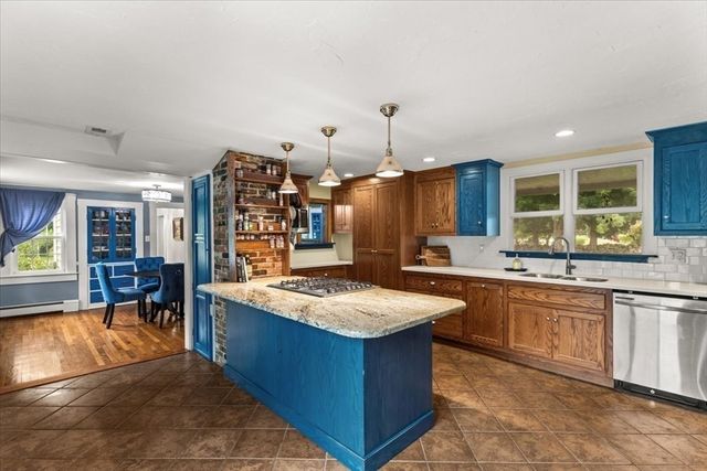 369 Village St, Medway, MA 02053
