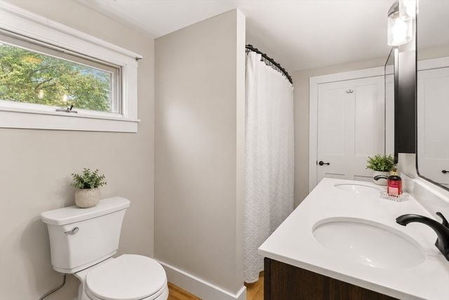 369 Village St, Medway, MA 02053