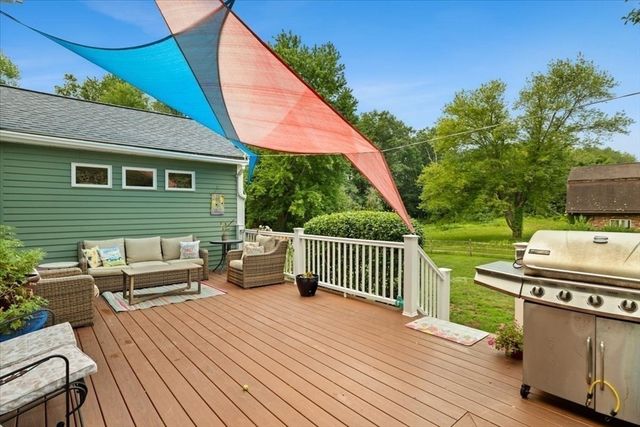 369 Village St, Medway, MA 02053