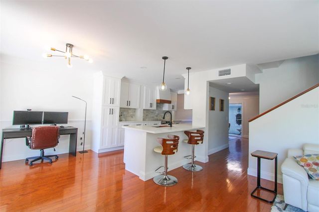 4518 W GRAY STREET, Tampa, FL 33609