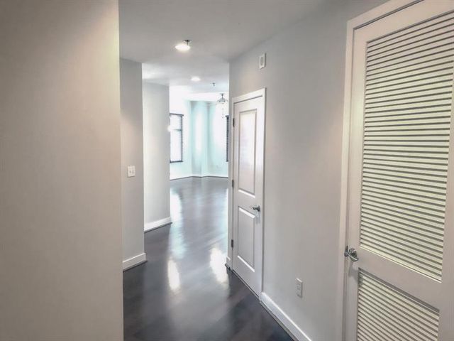 565 Peachtree Street NE 1104, Atlanta, GA 30308