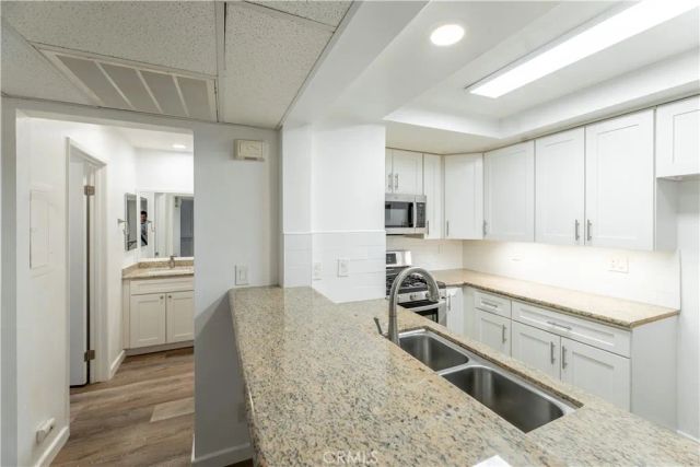6275 Canoga 61, Woodland Hills, CA 91367