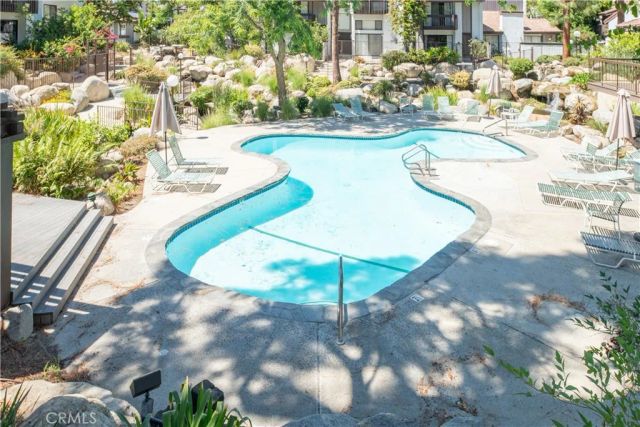 6275 Canoga 61, Woodland Hills, CA 91367