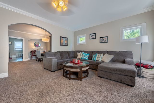 818 N La Grange Road, La Grange Park, IL 60526