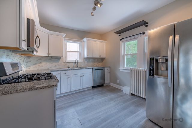818 N La Grange Road, La Grange Park, IL 60526