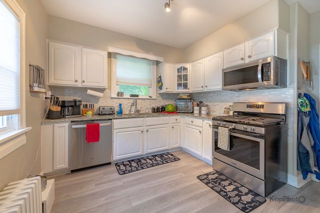 818 N La Grange Road, La Grange Park, IL 60526