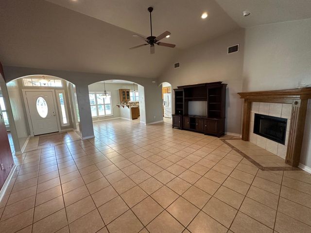411 Stewart ST, Marble Falls, TX 78654