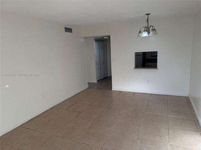 8100 Sunrise Lakes Blvd 108, Sunrise, FL 33322