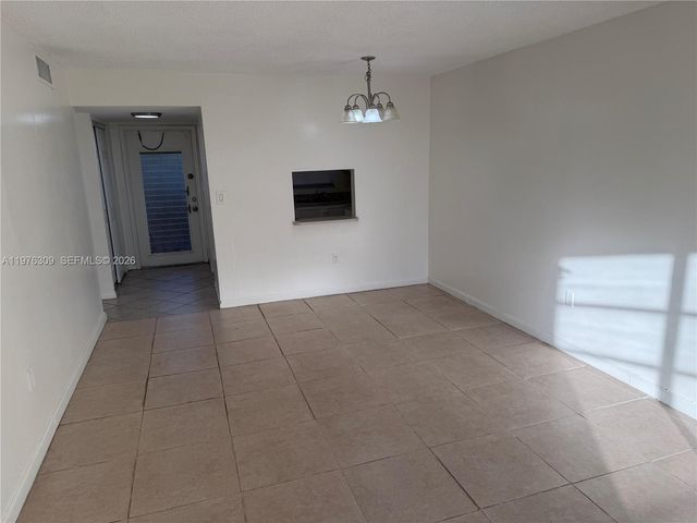8100 Sunrise Lakes Blvd 108, Sunrise, FL 33322