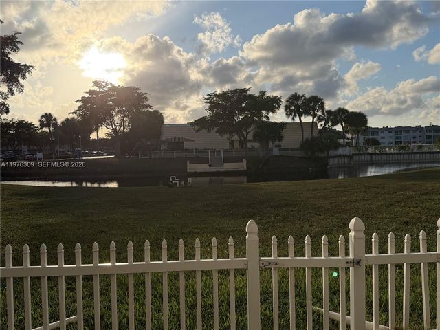 8100 Sunrise Lakes Blvd 108, Sunrise, FL 33322