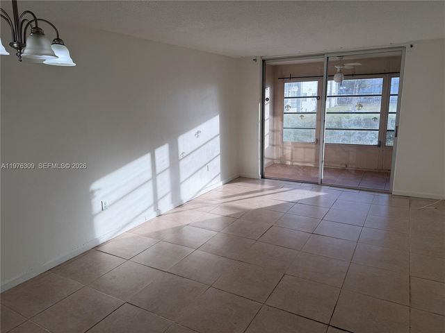 8100 Sunrise Lakes Blvd 108, Sunrise, FL 33322