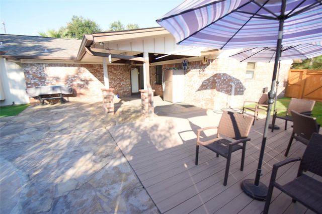 14302 Foxford Way, Houston, TX 77015