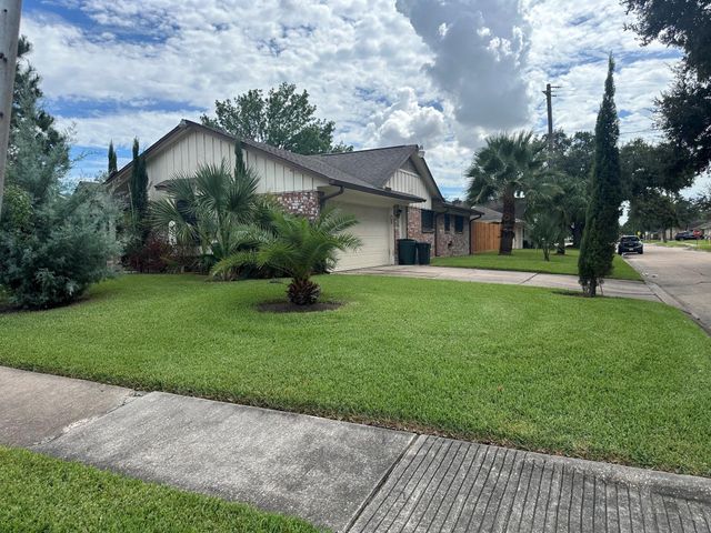 14302 Foxford Way, Houston, TX 77015