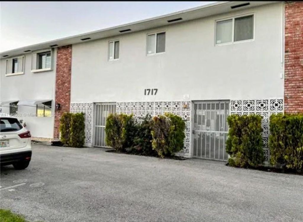 1717 Rodman St 18, Hollywood, FL 33020