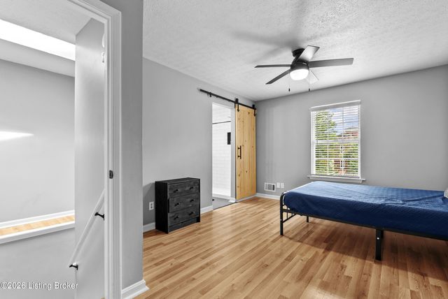 913 E Madison St, Louisville, KY 40204