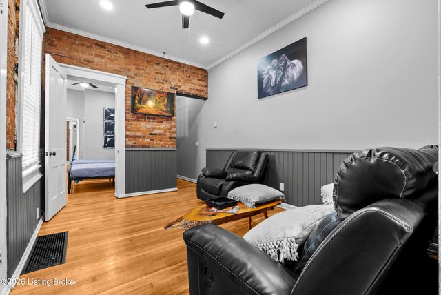 913 E Madison St, Louisville, KY 40204