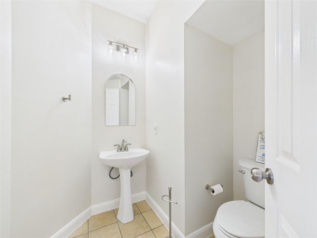 483 Mariners Drive, Kemah, TX 77565