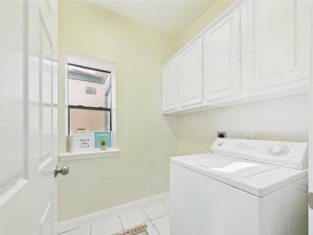 483 Mariners Drive, Kemah, TX 77565