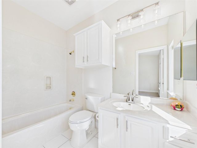 483 Mariners Drive, Kemah, TX 77565