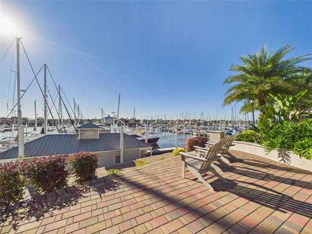 483 Mariners Drive, Kemah, TX 77565