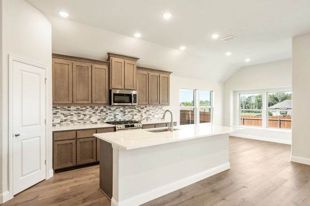 213 Seminole Trail, Alvarado, TX 76009