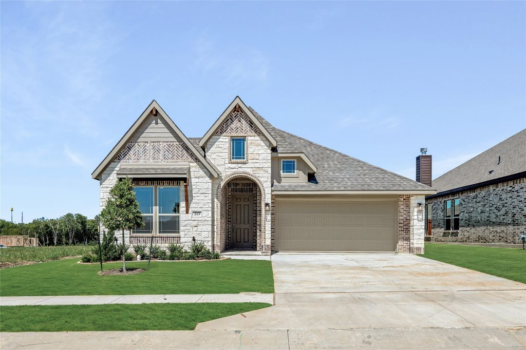 213 Seminole Trail, Alvarado, TX 76009